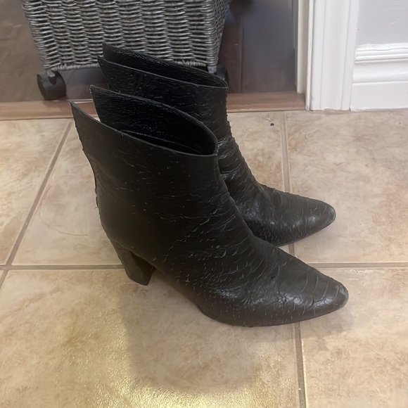Matisse Tinsel black leather snakeskin ankle boots - Picture 4 of 4